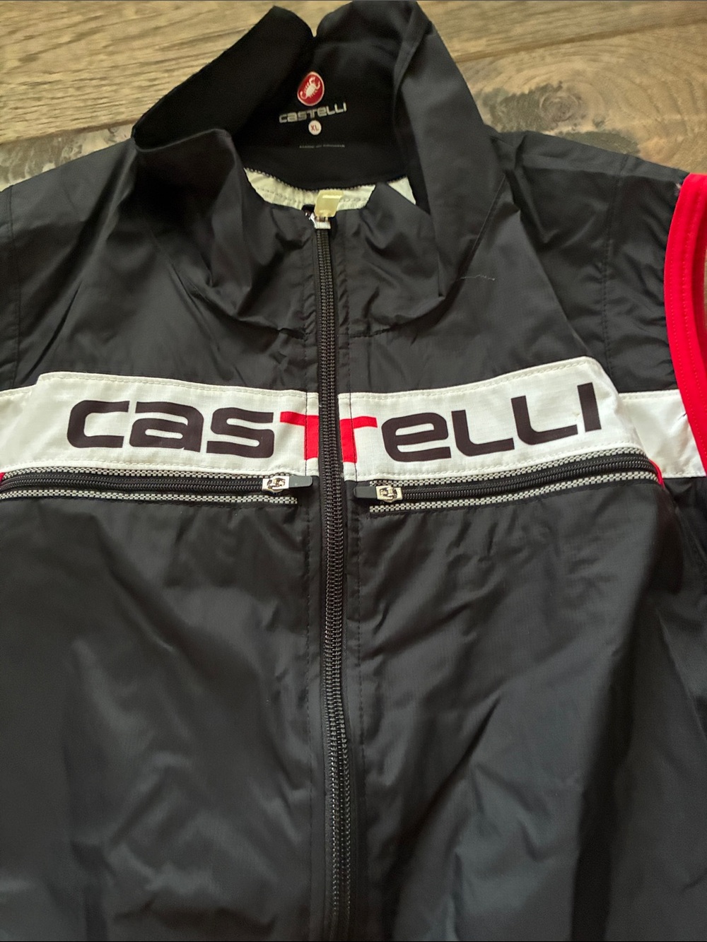 Castelli Men’s Black Windproof Cycling Vest with Red Trim - Picture 3 of 12